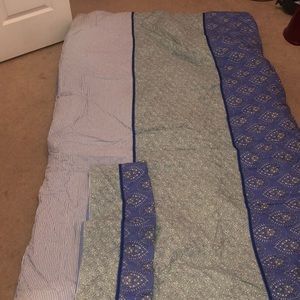 Full comforter and pillow sham